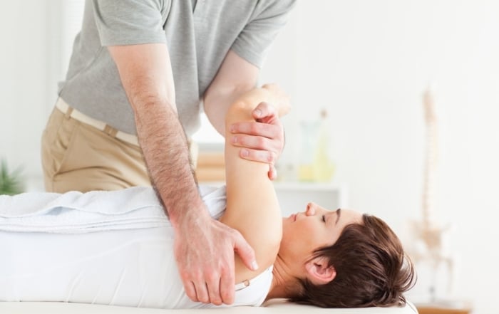 הסתיידות בכתף – סיבות ודרכי טיפול